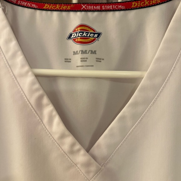 Dickies 2 pocket white scrub top - Picture 4 of 4